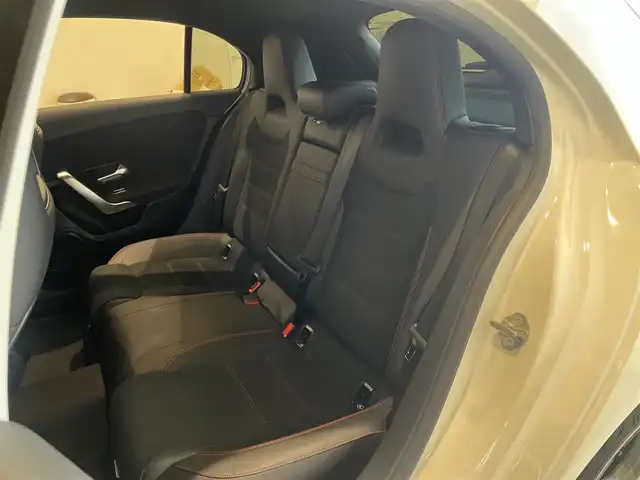 メルセデス・ベンツ Ａ１８０ スタイル AMGライン 岐阜県 2018(平30)年 2.5万km ポーラホワイト レーダーセーフティパッケージ/　アクティブブレーキアシスト/　PRE-SAFEプラス/　アクティブブラインドスポットアシスト/　アクティブレーンキーピングアシスト/　アクティブステアリングアシスト/ナビゲーションパッケージ/　ナビゲーション/　フルセグTV　Bluetooth/AMGライン/　マルチビームLEDヘッドライト/　アダプティブハイビームアシストプラス/メモリー機能付きパワーシート/シートヒーター/パーキングアシストリアビューカメラ