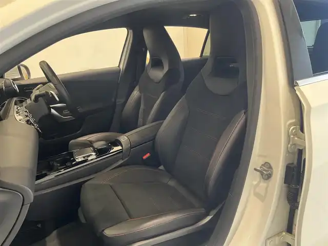 メルセデス・ベンツ Ａ１８０ スタイル AMGライン 岐阜県 2018(平30)年 2.5万km ポーラホワイト レーダーセーフティパッケージ/　アクティブブレーキアシスト/　PRE-SAFEプラス/　アクティブブラインドスポットアシスト/　アクティブレーンキーピングアシスト/　アクティブステアリングアシスト/ナビゲーションパッケージ/　ナビゲーション/　フルセグTV　Bluetooth/AMGライン/　マルチビームLEDヘッドライト/　アダプティブハイビームアシストプラス/メモリー機能付きパワーシート/シートヒーター/パーキングアシストリアビューカメラ