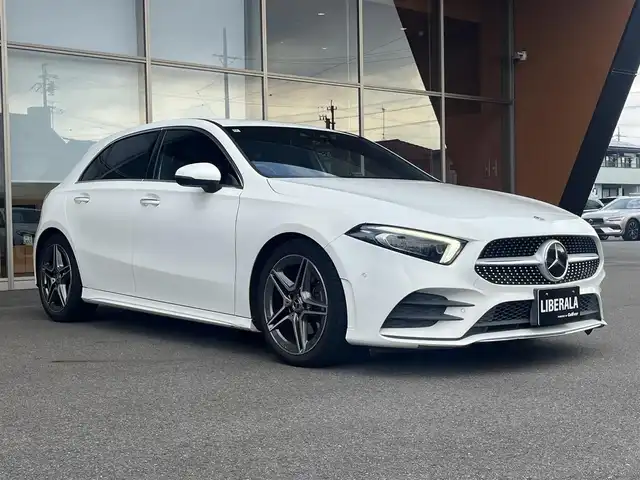 メルセデス・ベンツ Ａ１８０ スタイル AMGライン 岐阜県 2018(平30)年 2.5万km ポーラホワイト レーダーセーフティパッケージ/　アクティブブレーキアシスト/　PRE-SAFEプラス/　アクティブブラインドスポットアシスト/　アクティブレーンキーピングアシスト/　アクティブステアリングアシスト/ナビゲーションパッケージ/　ナビゲーション/　フルセグTV　Bluetooth/AMGライン/　マルチビームLEDヘッドライト/　アダプティブハイビームアシストプラス/メモリー機能付きパワーシート/シートヒーター/パーキングアシストリアビューカメラ