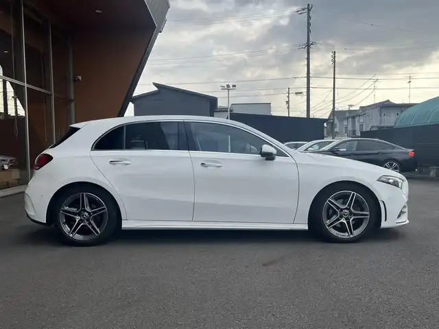 メルセデス・ベンツ Ａ１８０ スタイル AMGライン 岐阜県 2018(平30)年 2.5万km ポーラホワイト レーダーセーフティパッケージ/　アクティブブレーキアシスト/　PRE-SAFEプラス/　アクティブブラインドスポットアシスト/　アクティブレーンキーピングアシスト/　アクティブステアリングアシスト/ナビゲーションパッケージ/　ナビゲーション/　フルセグTV　Bluetooth/AMGライン/　マルチビームLEDヘッドライト/　アダプティブハイビームアシストプラス/メモリー機能付きパワーシート/シートヒーター/パーキングアシストリアビューカメラ