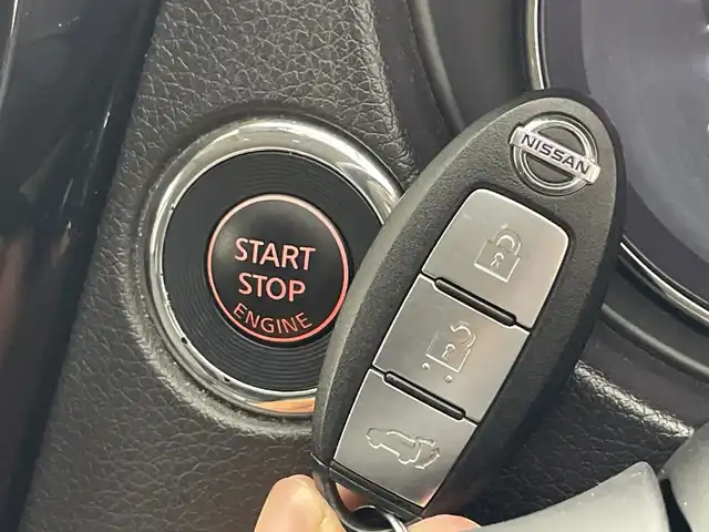 日産 エクストレイル 20X 群馬県 2017(平29)年 8.4万km ダイヤモンドブラック 純正９型ナビ　フルセグＴＶ　全周囲カメラ　衝突被害軽減ブレーキ　レーンアシスト　シートヒーター　デジタルインナーミラー　電動リアゲート　ＬＥＤヘットライト　ドライブレコーダー　ＥＴＣ　スマートキー