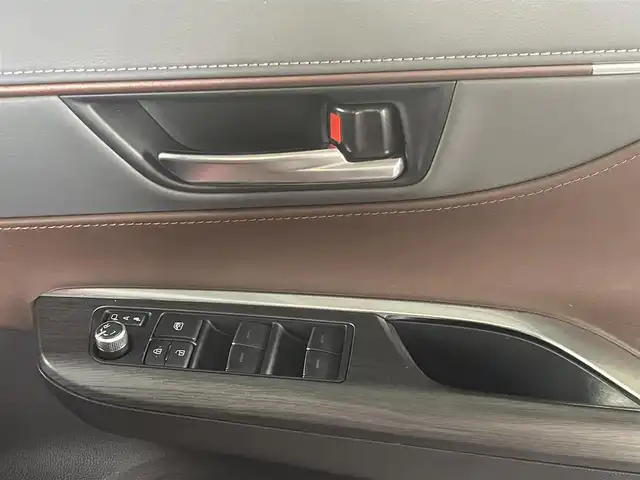 トヨタ ハリアー G 大阪府 2021(令3)年 3.4万km センシュアルレッドマイカ セーフティーセンス/・プリクラッシュセーフティ/・レートレーンシングアシスト/・レーダークルーズコントロール/・アダプディブクハイビームシステム/・ロードサインアシスト/パーキングブレーキサポート/純正ナビ/・Bluetooth/・バックカメラ/純正18インチアルミホイール/ハーフレザー/パワーバックドア/LEDヘッドライト/・オートライト/プッシュスタート/ETC/ワンオーナー/新車保証書/取扱説明書