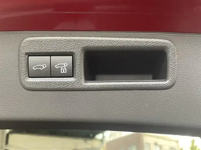 トヨタ ハリアー G 大阪府 2021(令3)年 3.4万km センシュアルレッドマイカ セーフティーセンス/・プリクラッシュセーフティ/・レートレーンシングアシスト/・レーダークルーズコントロール/・アダプディブクハイビームシステム/・ロードサインアシスト/パーキングブレーキサポート/純正ナビ/・Bluetooth/・バックカメラ/純正18インチアルミホイール/ハーフレザー/パワーバックドア/LEDヘッドライト/・オートライト/プッシュスタート/ETC/ワンオーナー/新車保証書/取扱説明書