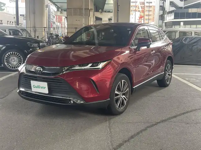 トヨタ ハリアー G 大阪府 2021(令3)年 3.4万km センシュアルレッドマイカ セーフティーセンス/・プリクラッシュセーフティ/・レートレーンシングアシスト/・レーダークルーズコントロール/・アダプディブクハイビームシステム/・ロードサインアシスト/パーキングブレーキサポート/純正ナビ/・Bluetooth/・バックカメラ/純正18インチアルミホイール/ハーフレザー/パワーバックドア/LEDヘッドライト/・オートライト/プッシュスタート/ETC/ワンオーナー/新車保証書/取扱説明書