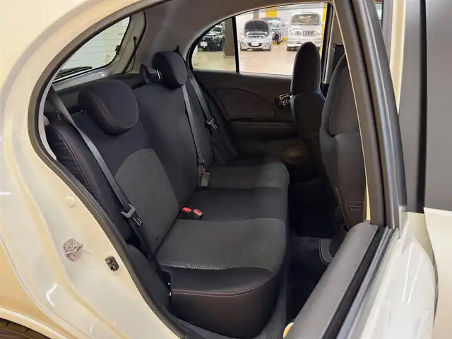 日産 マーチ ニスモS 群馬県 2021(令3)年 0.8万km ブリリアントホワイトパール 社外7インチワイドナビ/・AM/FM/フルセグTV/・CD/DVD/USB/SD/・Bluetooth/MSV/5MT/横滑り防止/バックカメラ/バックフォグランプ/ドライブレコーダー/純正フロアマット/純正ドアバイザー/純正16インチアルミホイール/社外LEDヘッドライト/社外マフラー（フジツボ）/ニスモブレーキホース/スマートキー/プッシュスタート