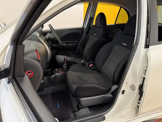 日産 マーチ ニスモS 群馬県 2021(令3)年 0.8万km ブリリアントホワイトパール 社外7インチワイドナビ/・AM/FM/フルセグTV/・CD/DVD/USB/SD/・Bluetooth/MSV/5MT/横滑り防止/バックカメラ/バックフォグランプ/ドライブレコーダー/純正フロアマット/純正ドアバイザー/純正16インチアルミホイール/社外LEDヘッドライト/社外マフラー（フジツボ）/ニスモブレーキホース/スマートキー/プッシュスタート