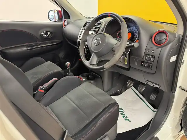 日産 マーチ ニスモS 群馬県 2021(令3)年 0.8万km ブリリアントホワイトパール 社外7インチワイドナビ/・AM/FM/フルセグTV/・CD/DVD/USB/SD/・Bluetooth/MSV/5MT/横滑り防止/バックカメラ/バックフォグランプ/ドライブレコーダー/純正フロアマット/純正ドアバイザー/純正16インチアルミホイール/社外LEDヘッドライト/社外マフラー（フジツボ）/ニスモブレーキホース/スマートキー/プッシュスタート