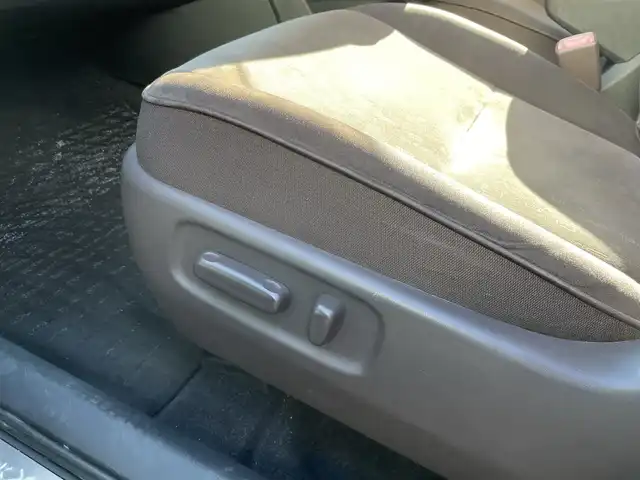 トヨタ マークＸ ジオ 240G エアロツアラー 埼玉県 2008(平20)年 8.2万km シルバーメタリック /ワンオーナー//純正HDDナビ//バックカメラ//CD&DVD再生//前2席パワーシート//ビルトインETC//スマートキーx2//キセノン//W.サイド.カーテンエアバッグ//ABS//横滑り防止装置//コーナーセンサー//革巻きステアリング//オートライト//Fフォグランプ//プライバシーガラス//ドアバイザー//純正18インチAW//新車時保証書//取扱説明書//ナビ取説