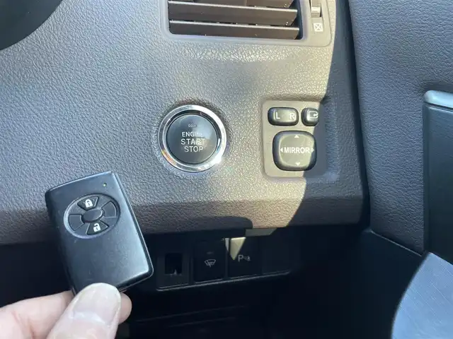 トヨタ マークＸ ジオ 240G エアロツアラー 埼玉県 2008(平20)年 8.2万km シルバーメタリック /ワンオーナー//純正HDDナビ//バックカメラ//CD&DVD再生//前2席パワーシート//ビルトインETC//スマートキーx2//キセノン//W.サイド.カーテンエアバッグ//ABS//横滑り防止装置//コーナーセンサー//革巻きステアリング//オートライト//Fフォグランプ//プライバシーガラス//ドアバイザー//純正18インチAW//新車時保証書//取扱説明書//ナビ取説