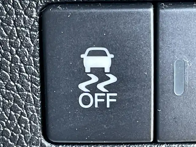 ホンダ フリード＋ ハイブリット G ホンダセンシング 兵庫県 2017(平29)年 7.8万km ホワイトオーキッドパール 7インチナビ/Bluetooth/ビルトインETC/両側パワースライド/レーンキープアシスト/バックカメラ/車線逸脱警報/クルーズコントロール/衝突軽減ブレーキ/LEDヘッドライト/スマートキー/アクセサリーソケット/オートライト