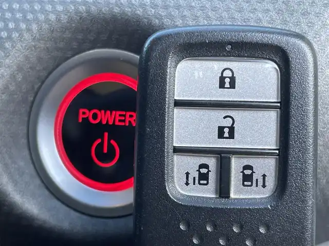 ホンダ フリード＋ ハイブリット G ホンダセンシング 兵庫県 2017(平29)年 7.8万km ホワイトオーキッドパール 7インチナビ/Bluetooth/ビルトインETC/両側パワースライド/レーンキープアシスト/バックカメラ/車線逸脱警報/クルーズコントロール/衝突軽減ブレーキ/LEDヘッドライト/スマートキー/アクセサリーソケット/オートライト