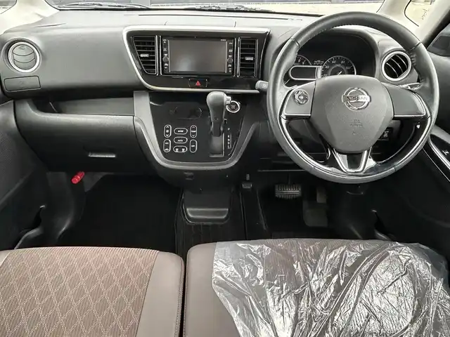 日産 デイズ ルークス HWS X Vセレクション 大阪府 2019(平31)年 2.2万km ホワイトパール 純正８インチナビ　/   フルセグＴＶ/CD/Bluetooth　/アラウンドビューモニター　/エマージェンシーブレーキ/レーンキープアシスト　/両側パワースライドドア　/アイドリングストップ/nano-e付サーキュレーター　/ハーフレザーシート/純正15インチアルミホイール　/純正フロアマット　/プッシュスタート　/スマートキー/ＬＥＤ/取扱説明書/保証書