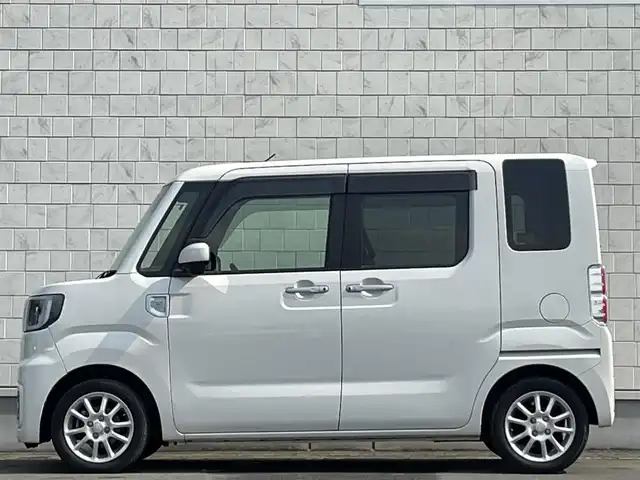 ダイハツ ウェイク G ターボ SA Ⅲ 岩手県 2018(平30)年 6.6万km パールホワイトⅢ 禁煙車/4WD/社外ナビ/→フルセグTV/BT/CD/DVD/バックカメラ/両側パワースライドドア/衝突被害軽減ブレーキ/コーナーセンサー/運転席シートヒーター/ドライブレコーダー/ETC/〇プッシュスタート/〇アイドリングストップ/〇電動格納ミラー/〇ドアバイザー/〇純正フロアマット/純正LEDヘッドライト/オートライト/オートハイビーム/フォグライト