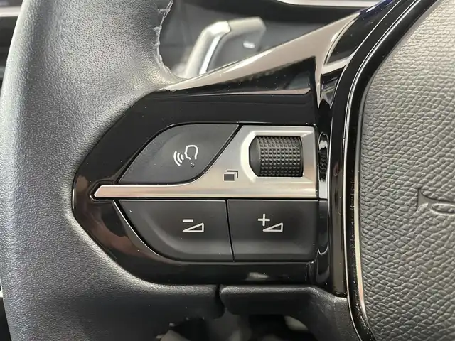 プジョー ２０８ アリュール 福島県 2020(令2)年 1.2万km 赤 純正ディスプレイオーディオ/BT/USB/FM/AM/純正16インチAW(AW＋冬タイヤ積込)/アクティブクルーズコントロール/クリアランスソナー/ハーフレザーシート/360°ビューモニター/ステアリングリモコン/アイドリングストップ/パドルシフト/ドライブレコーダー/USB充電ポート/置くだけ充電/オートライト/LEDヘッドライト/プッシュスタート/フロアマット/ETC