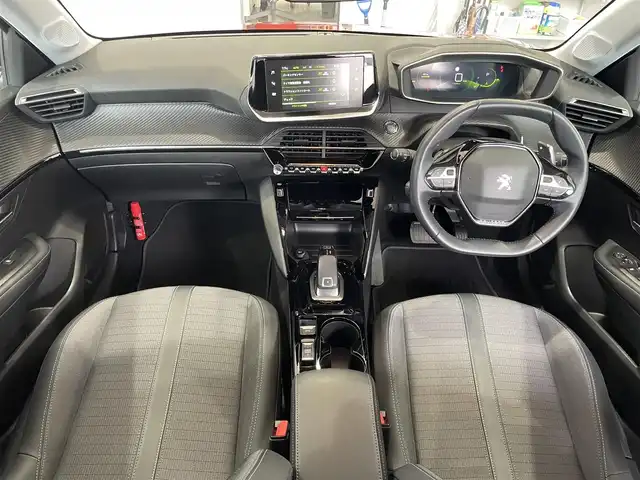 プジョー ２０８ アリュール 福島県 2020(令2)年 1.2万km 赤 純正ディスプレイオーディオ/BT/USB/FM/AM/純正16インチAW(AW＋冬タイヤ積込)/アクティブクルーズコントロール/クリアランスソナー/ハーフレザーシート/360°ビューモニター/ステアリングリモコン/アイドリングストップ/パドルシフト/ドライブレコーダー/USB充電ポート/置くだけ充電/オートライト/LEDヘッドライト/プッシュスタート/フロアマット/ETC