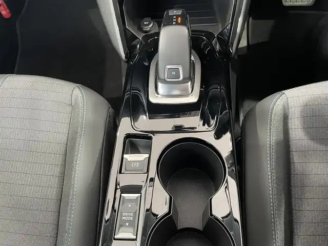 プジョー ２０８ アリュール 福島県 2020(令2)年 1.2万km 赤 純正ディスプレイオーディオ/BT/USB/FM/AM/純正16インチAW(AW＋冬タイヤ積込)/アクティブクルーズコントロール/クリアランスソナー/ハーフレザーシート/360°ビューモニター/ステアリングリモコン/アイドリングストップ/パドルシフト/ドライブレコーダー/USB充電ポート/置くだけ充電/オートライト/LEDヘッドライト/プッシュスタート/フロアマット/ETC