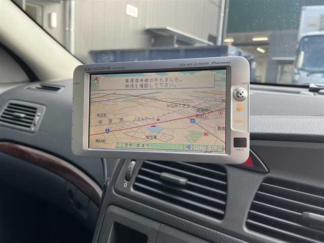 ボルボ Ｖ７０ 滋賀県 2001(平13)年 10.4万km シルバーメタリック 禁煙車/スマートキー/スペアキー/黒革シート/シートヒーター/パワーシート/電動格納ミラー/エアコン/ポータブルナビ/カーオーディオ/純正アルミホイール