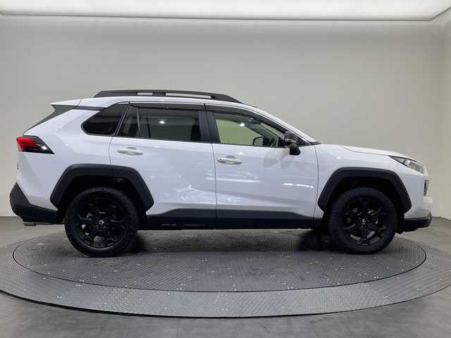 トヨタ ＲＡＶ４ アドベンチャー オフロードPKGⅡ 愛媛県 2024(令6)年 1.6万km スーパーホワイトⅡ 純正10.5インチナビ/Bluetooth/フルセグテレビ/バックカメラ/レーダークルーズコントロール/衝突被害軽減ブレーキ/レーンキープアシスト/前後コーナーセンサー/ブラインドスポットモニター/前後ドライブレコーダー/パワーシート/シートヒーター/シートエアコン/ETC/4WD/ルーフレール/LEDヘッドランプ/オートマチックハイビーム/オートライト/スペアキー/取扱説明書/保証書