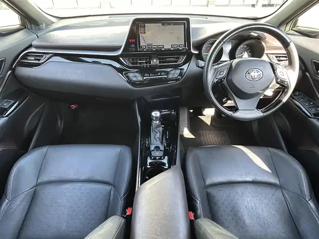 トヨタ Ｃ－ＨＲ G 大阪府 2016(平28)年 4万km メタルストリームM 純正９型ナビ/・CD/DVD/BT/フルセグ/追従クルーズコントロール/プリクラッシュセーフティ/シートヒーター/レザーシート/クリアランスソナー/ドライブレコーダー/ビルトインＥＴＣ/ＬＥＤライト/オートマチックハイビーム/バックカメラ/純正アルミ/スマートキー