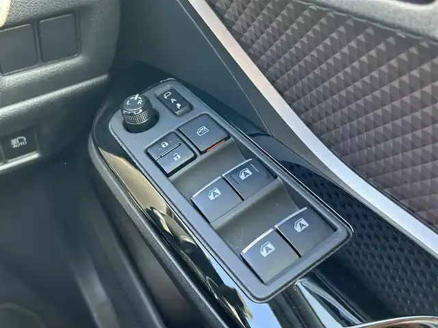 トヨタ Ｃ－ＨＲ G 大阪府 2016(平28)年 4万km メタルストリームM 純正９型ナビ/・CD/DVD/BT/フルセグ/追従クルーズコントロール/プリクラッシュセーフティ/シートヒーター/レザーシート/クリアランスソナー/ドライブレコーダー/ビルトインＥＴＣ/ＬＥＤライト/オートマチックハイビーム/バックカメラ/純正アルミ/スマートキー