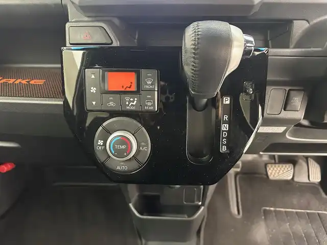 ダイハツ ウェイク G ターボ　レジャーエディション SA Ⅱ 兵庫県 2017(平29)年 3.8万km パールホワイトⅢ ・社外メモリナビ/・バックカメラ/・ETC/・前方ドライブレコーダー/・両側パワースライドドア/・衝突軽減ブレーキ/・クリアランスソナー/・アイドリングストップ/・純正15インチアルミホイール/・LEDヘッドライト/・LEDフォグランプ/・純正15インチアルミホイール/・社外フロアマット/・スマートキー/・スペアキー1本/・プッシュスタート