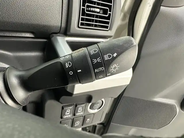 ダイハツ ウェイク G ターボ　レジャーエディション SA Ⅱ 兵庫県 2017(平29)年 3.8万km パールホワイトⅢ ・社外メモリナビ/・バックカメラ/・ETC/・前方ドライブレコーダー/・両側パワースライドドア/・衝突軽減ブレーキ/・クリアランスソナー/・アイドリングストップ/・純正15インチアルミホイール/・LEDヘッドライト/・LEDフォグランプ/・純正15インチアルミホイール/・社外フロアマット/・スマートキー/・スペアキー1本/・プッシュスタート