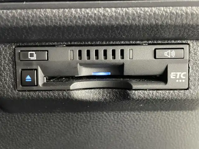 トヨタ カローラ ハイブリット S 愛知県 2021(令3)年 1万km ホワイトパールクリスタルシャイン 純正８型ＤＡナビ　シートヒーター　禁煙　シートヒーター　ハンドルヒーター　電動パーキング　ＢＳＭ　セーフティセンス　衝突軽減　追従クルコン　コーナーセンサー　ＵＳＢ　ＥＴＣ　ＬＥＤライト　スペアタイヤ