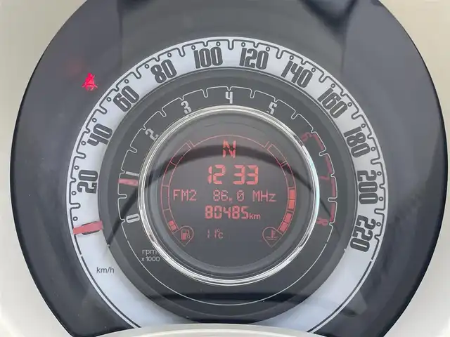 フィアット ５００ 1．2 8V ポップ 山形県 2010(平22)年 8.1万km 白 純正オーディオ/FM/AM/ドライブレコーダー/盗難防止装置/パワーウィンドゥ/本革ステアリング/ダブル&サイドエアバック/フォグランプ/スペアキー/取扱説明書