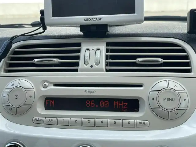 フィアット ５００ 1．2 8V ポップ 山形県 2010(平22)年 8.1万km 白 純正オーディオ/FM/AM/ドライブレコーダー/盗難防止装置/パワーウィンドゥ/本革ステアリング/ダブル&サイドエアバック/フォグランプ/スペアキー/取扱説明書