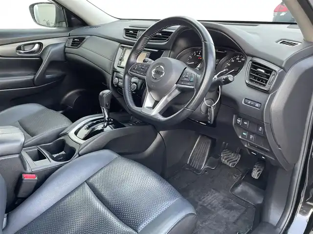 日産 エクストレイル 20X 佐賀県 2019(令1)年 5.5万km ダイヤモンドブラック ワンオーナー/純正ナビゲーション/・BT・USB・CD・SD・ipod・フルセグTV/アラウンドビゥーモニター/パワーバックドア/デジタルインナーミラー/前後ドライブレコーダー/ビルインETC/AUTOHOLD/電子パーキング/革巻きステアリング/ルーフレール/純正18インチアルミホイール/LEDヘッドライト/純正フロアマット/純正ドアバイザー/360°セーフティアシスト/・インテリジェント エマージェンシーブレーキ/・車線逸脱警報/・車線逸脱防止支援システム/・ハイビームアシスト/・ProPILOT/・衝突被害軽減システム