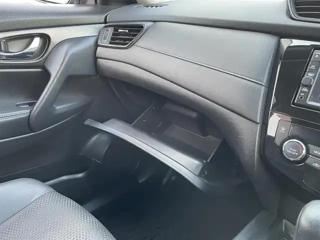 日産 エクストレイル 20X 佐賀県 2019(令1)年 5.5万km ダイヤモンドブラック ワンオーナー/純正ナビゲーション/・BT・USB・CD・SD・ipod・フルセグTV/アラウンドビゥーモニター/パワーバックドア/デジタルインナーミラー/前後ドライブレコーダー/ビルインETC/AUTOHOLD/電子パーキング/革巻きステアリング/ルーフレール/純正18インチアルミホイール/LEDヘッドライト/純正フロアマット/純正ドアバイザー/360°セーフティアシスト/・インテリジェント エマージェンシーブレーキ/・車線逸脱警報/・車線逸脱防止支援システム/・ハイビームアシスト/・ProPILOT/・衝突被害軽減システム