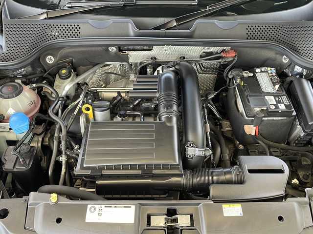 フォルクスワーゲン ザ・ビートル Rラインマイスター 福島県 2019(令1)年 4万km ディープブラックパールエフェクト 登録時走行距離：39333km/純正ナビ/（AM/FM/BT/CD/DVD/フルセグTV/USB）/ワンオーナー/バックカメラ/BSM/クリアランスソナー/プッシュスタート/ETC/シートヒーター/（D/P)/レザーシート/純正AW/純正フロアマット/ステアリングスイッチ/パワーアウトレット/USB充電（2個）/リヤフォグランプ/純正HIDヘッドランプ/オートヘッドライト/バニティミラー（ランプ付き）/MT付AT/アイドリングストップ/社外ドラレコ/保証書/取扱説明書