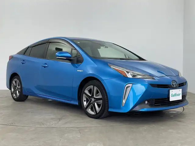 トヨタ プリウス Sツーリングセレクション 鹿児島県 2019(平31)年 4万km 青 純正9インチ純正ナビ/(フルセグ/CD/DVD/Bluetooth)/前席シートヒーター/レーダークルーズコントロール/バックカメラ/衝突被害軽減システム/レーンキープアシスト/LEDヘッドライト/フォグランプ/革巻きステアリング/ステアリングスイッチ/ETC/前方ドライブレコーダー/純正フロアマット/スマートキー/プッシュスタート/純正17インチアルミホイール