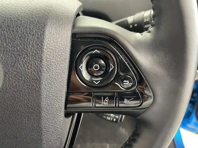 トヨタ プリウス Sツーリングセレクション 鹿児島県 2019(平31)年 4万km 青 純正9インチ純正ナビ/(フルセグ/CD/DVD/Bluetooth)/前席シートヒーター/レーダークルーズコントロール/バックカメラ/衝突被害軽減システム/レーンキープアシスト/LEDヘッドライト/フォグランプ/革巻きステアリング/ステアリングスイッチ/ETC/前方ドライブレコーダー/純正フロアマット/スマートキー/プッシュスタート/純正17インチアルミホイール