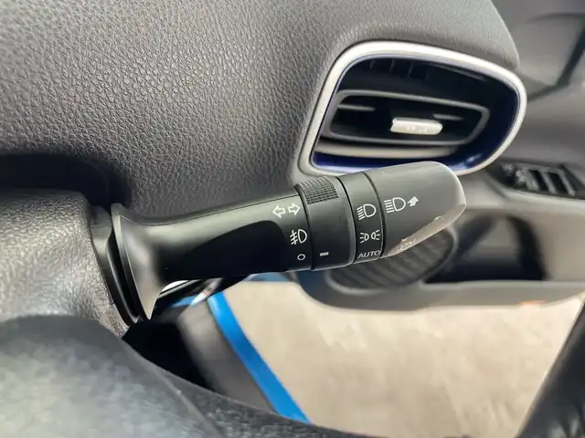 トヨタ プリウス Sツーリングセレクション 鹿児島県 2019(平31)年 4万km 青 純正9インチ純正ナビ/(フルセグ/CD/DVD/Bluetooth)/前席シートヒーター/レーダークルーズコントロール/バックカメラ/衝突被害軽減システム/レーンキープアシスト/LEDヘッドライト/フォグランプ/革巻きステアリング/ステアリングスイッチ/ETC/前方ドライブレコーダー/純正フロアマット/スマートキー/プッシュスタート/純正17インチアルミホイール