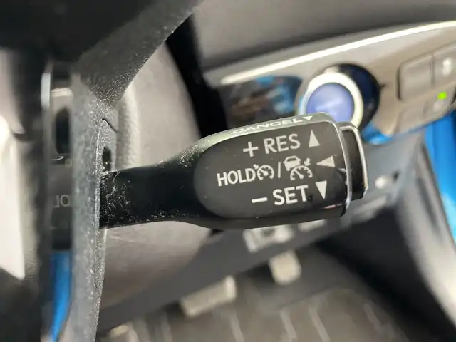 トヨタ プリウス Sツーリングセレクション 鹿児島県 2019(平31)年 4万km 青 純正9インチ純正ナビ/(フルセグ/CD/DVD/Bluetooth)/前席シートヒーター/レーダークルーズコントロール/バックカメラ/衝突被害軽減システム/レーンキープアシスト/LEDヘッドライト/フォグランプ/革巻きステアリング/ステアリングスイッチ/ETC/前方ドライブレコーダー/純正フロアマット/スマートキー/プッシュスタート/純正17インチアルミホイール