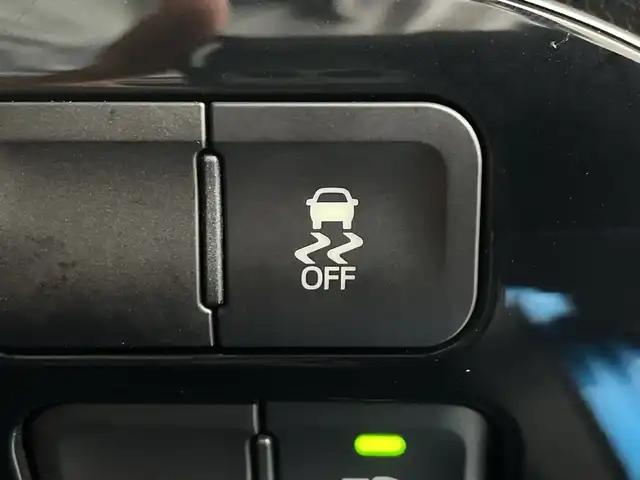 トヨタ プリウス Sツーリングセレクション 鹿児島県 2019(平31)年 4万km 青 純正9インチ純正ナビ/(フルセグ/CD/DVD/Bluetooth)/前席シートヒーター/レーダークルーズコントロール/バックカメラ/衝突被害軽減システム/レーンキープアシスト/LEDヘッドライト/フォグランプ/革巻きステアリング/ステアリングスイッチ/ETC/前方ドライブレコーダー/純正フロアマット/スマートキー/プッシュスタート/純正17インチアルミホイール