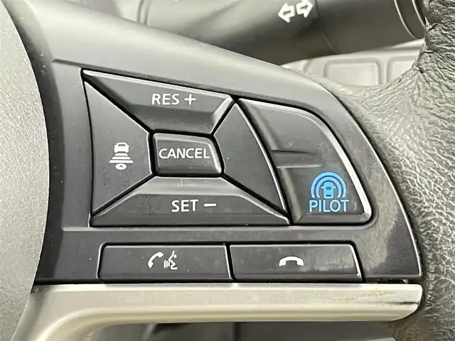 日産 セレナ e－パワー ハイウェイスター V 千葉県 2022(令4)年 1.6万km ダークメタルグレー 禁煙車/プロパイロット/インテリジェントエマージェンシーブレーキ/車両接近通報装置/ふらつき警報/純正10インチナビ/Bluetooth/CD/DVD/両側パワースライドドア/アラウンドビューモニター/LEDオートライト/純正15インチアルミホイール/アイドリングストップ/プッシュスタート/スマートキー/取扱説明書