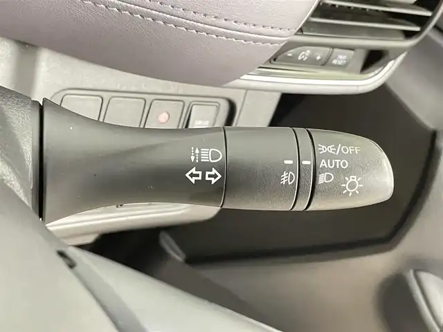 日産 セレナ e－パワー ハイウェイスター V 千葉県 2022(令4)年 1.6万km ダークメタルグレー 禁煙車/プロパイロット/インテリジェントエマージェンシーブレーキ/車両接近通報装置/ふらつき警報/純正10インチナビ/Bluetooth/CD/DVD/両側パワースライドドア/アラウンドビューモニター/LEDオートライト/純正15インチアルミホイール/アイドリングストップ/プッシュスタート/スマートキー/取扱説明書