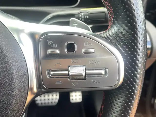 メルセデス・ベンツ Ａ１８０ AMG スタイル 三重県 2018(平30)年 3.4万km 黒 10.5インチコクピットディスプレイ/ナビ機能/Bluetooth/フルセグテレビ/バックカメラ/7AT/マルチビームLEDヘッドランプ/ボディ同色電動オート格納ドアミラー/プライバシーガラス/レーダーセーフティパッケージ/　＊緊急回避補助システム/クルーズコントロール/シートヒーター（運転席/助手席）/パワーシート（運転席/助手席）/キーレスゴー/プッシュスタート