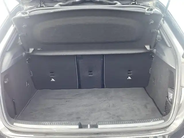 メルセデス・ベンツ Ａ１８０ AMG スタイル 三重県 2018(平30)年 3.4万km 黒 10.5インチコクピットディスプレイ/ナビ機能/Bluetooth/フルセグテレビ/バックカメラ/7AT/マルチビームLEDヘッドランプ/ボディ同色電動オート格納ドアミラー/プライバシーガラス/レーダーセーフティパッケージ/　＊緊急回避補助システム/クルーズコントロール/シートヒーター（運転席/助手席）/パワーシート（運転席/助手席）/キーレスゴー/プッシュスタート