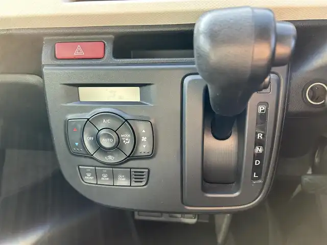 スズキ アルト X 福岡県 2015(平27)年 5.7万km ピュアレッド/ミディアムグレー 衝突被害軽減ブレーキ/前方ドラレコ/社外ETC/スマートキー/純正フロアマット/純正AW/アイドリングストップ/PanasonicSDナビ/・BT/・ワンセグTV/・CD/DVD