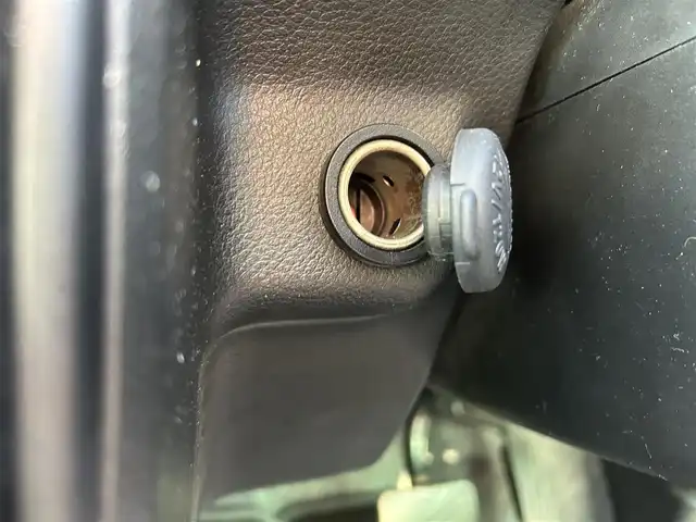 スズキ アルト X 福岡県 2015(平27)年 5.7万km ピュアレッド/ミディアムグレー 衝突被害軽減ブレーキ/前方ドラレコ/社外ETC/スマートキー/純正フロアマット/純正AW/アイドリングストップ/PanasonicSDナビ/・BT/・ワンセグTV/・CD/DVD