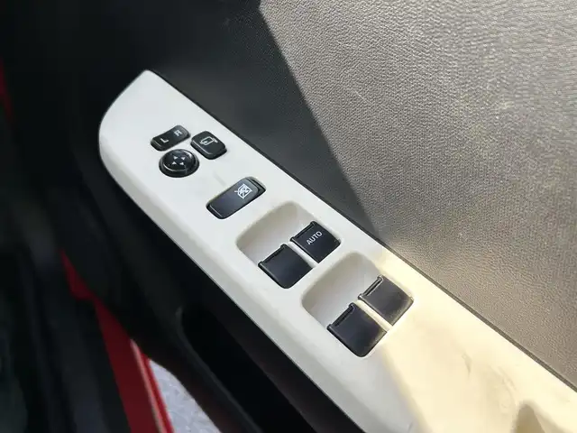 スズキ アルト X 福岡県 2015(平27)年 5.7万km ピュアレッド/ミディアムグレー 衝突被害軽減ブレーキ/前方ドラレコ/社外ETC/スマートキー/純正フロアマット/純正AW/アイドリングストップ/PanasonicSDナビ/・BT/・ワンセグTV/・CD/DVD