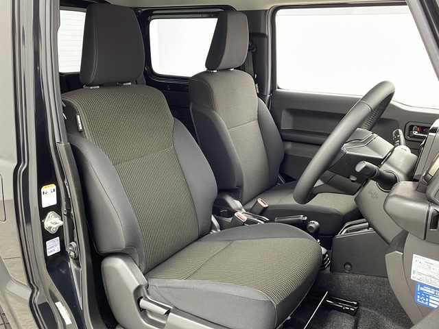 スズキ ジムニー XC 大阪府 2020(令2)年 3.6万km ブルーイッシュブラックパール3 社外7V型ナビ(KENWOOD)/【フルセグTV/Bluetooth/CD/DVD/FM/AM/USB】/衝突軽減システム/クルーズコントロール/車線逸脱防止機能/オートハイビーム/ヒルホールドコントロール/ヒルディセントコントロール/ヘッドライトウォッシャー/ヒーテッドミラー/D/N席シートヒーター/社外16インチAW/背面タイヤ/スマートキー/スペアキー1本/プッシュスタート/AAC