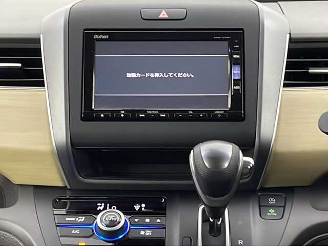 ホンダ フリード G ホンダセンシング 新潟県 2017(平29)年 3.2万km ホワイトオーキッドパール ホンダセンシング/純正ナビ/　CD/DVD/フルセグ/バックカメラ/両側パワースライドドア/レーダークルーズコントロール/オートライト/アイドリングストップ/サイドミラーヒーター/電格ミラー/スマートキー/ビルトインETC