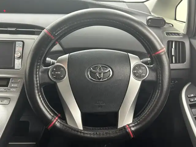 トヨタ プリウス S ツーリングセレクション 岡山県 2015(平27)年 4.6万km パール プッシュスタート/アイドリングストップ/スマートキー/ビルドインETC/バックカメラ/純正HDDナビ/ドライブレコーダー/純正17インチアルミホイール/横滑り防止装置/オートライト/純正LEDヘッドライト/衝突軽減ブレーキ/フォグランプ/運転席ウェルカムランプ