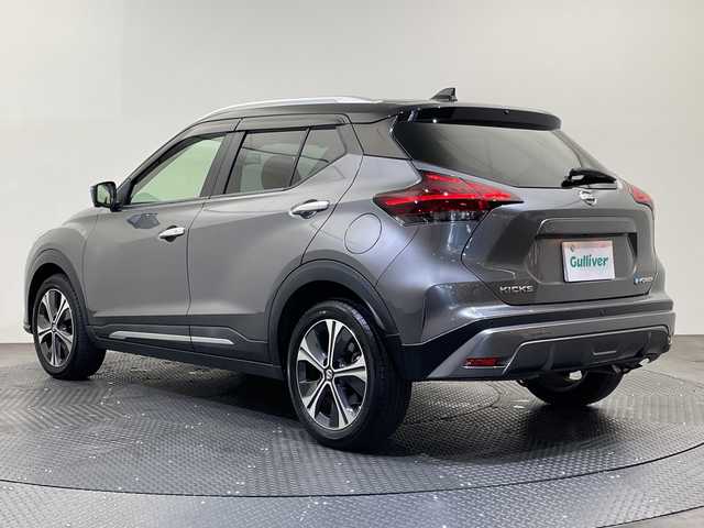 日産 キックス X ツートーンインテリアED 愛媛県 2021(令3)年 1.8万km ダークメタルグレー/ピュアブラック 2トーン 純正ディスプレイオーディオ/Ｂｌｕｅｔｏｏｔｈ／ＵＳＢ/全方位カメラ/レーダークルーズコントロール/衝突軽減ブレーキ/ＥＴＣ/前方ドライブレコーダー/ＤＮ席シートヒーター/前後コーナーセンサー/レーンキープアシスト/LEDヘッドライト