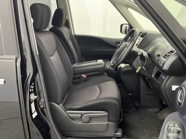 日産 セレナ ハイウェイスター Vセレクション 栃木県 2012(平24)年 11万km スーパーブラック 社外フリップダウンモニター(Pioneer)/純正SDナビ(MC311D-W)/ Bluetooth/フルセグTV・/SD/CD/DVD/バックカメラ/クルーズコントロール/両側パワースライドドア/リアガラスサンシェード/ビルトインETC/HIDヘッドライト/フォグランプ/プッシュスタート/フロアマット/社外5インチアルミホイール/純正16インチアルミホイールセット積込(タイヤ溝無)/スマートキー×2本/保証書、取扱説明書