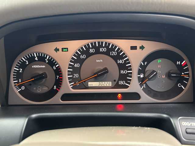 トヨタ クラウン エステート アスリート 埼玉県 2000(平12)年 3.1万km ホワイトパールクリスタルシャイン/シルバーM 純正HDDナビ/（ＡＭ／ＦＭ／ＤＶＤ／ＣＤ／アナログＴＶ）/純正アルミホイール/純正フロアマット/デジタルインナーミラー/バックカメラ/パワーシートＤＮ席/オートエアコン/オートライト/キセノンライト/Ｗエアバック/スペア2本